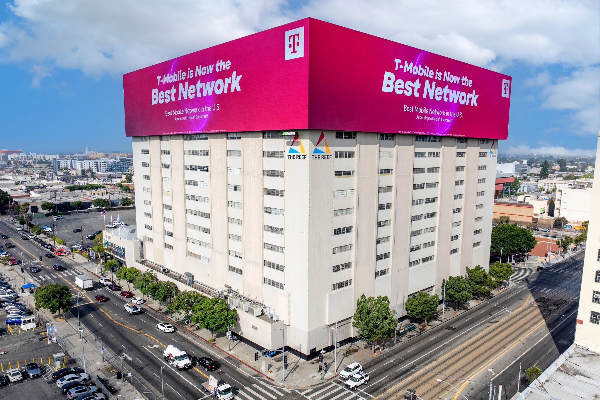 Выбор экрана — не только яркость! Kingaurora: 5 ключевых показателей для уличного светодиодного экрана